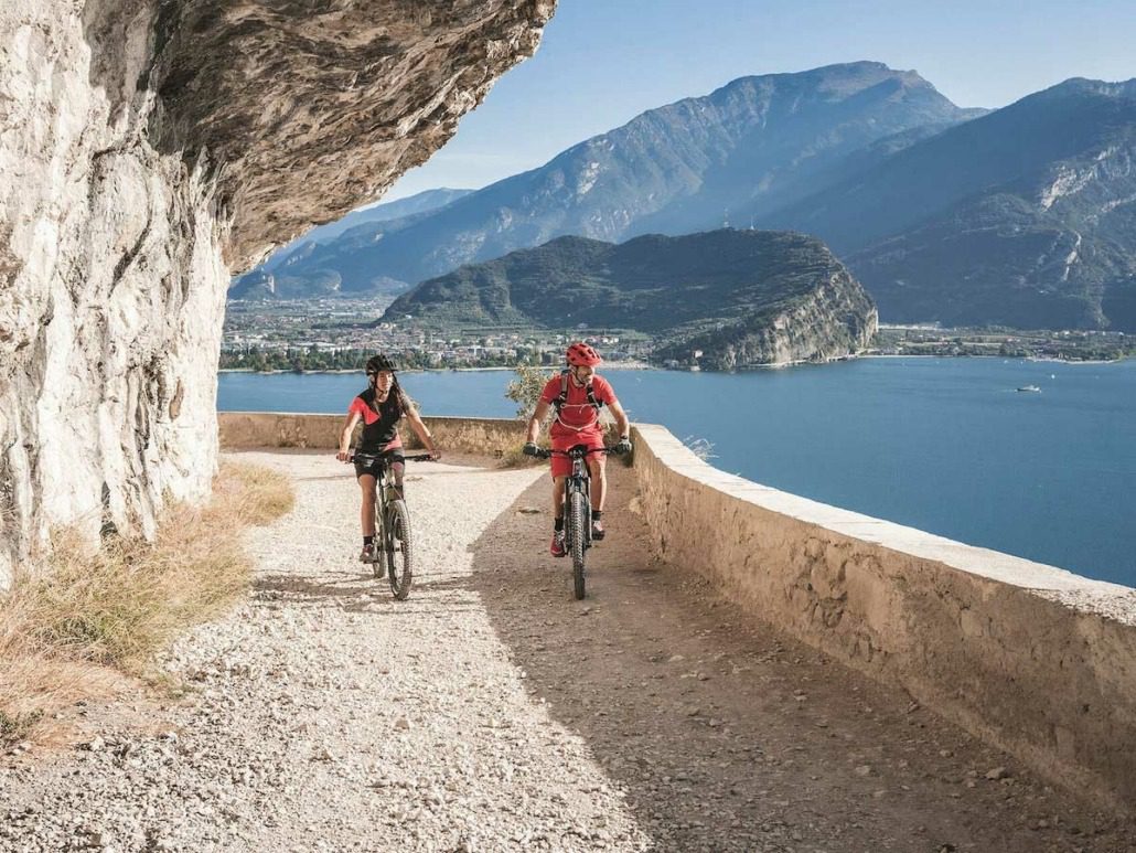 Cyclists on the Ponale road